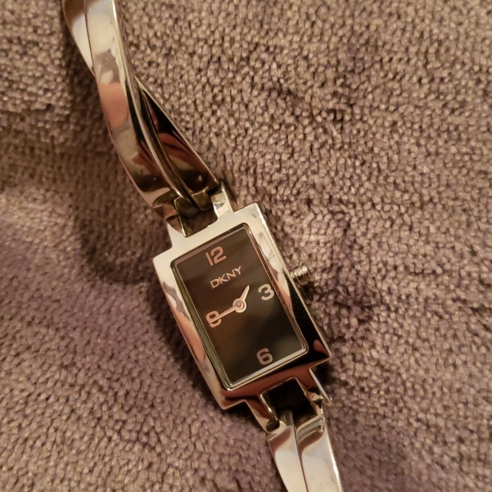 DKNY ladies crosswalk wrist watch